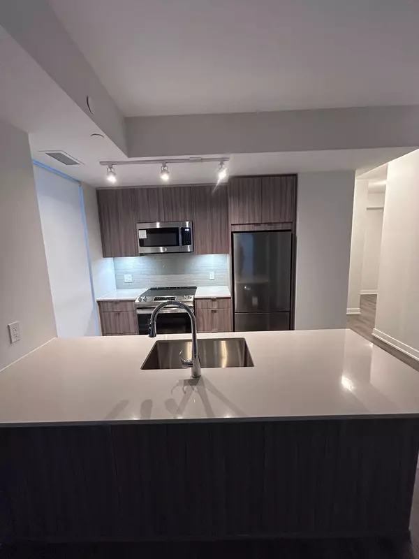 Mississauga, ON L5B 3M8,4130 Parkside Village DR #3704