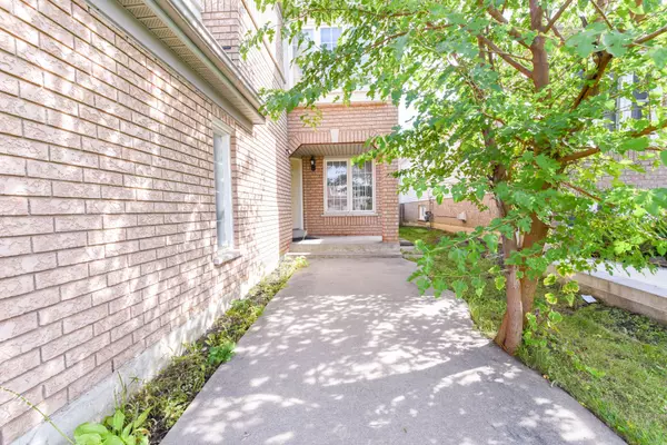 107 Seclusion CRES, Brampton, ON L6R 1K8