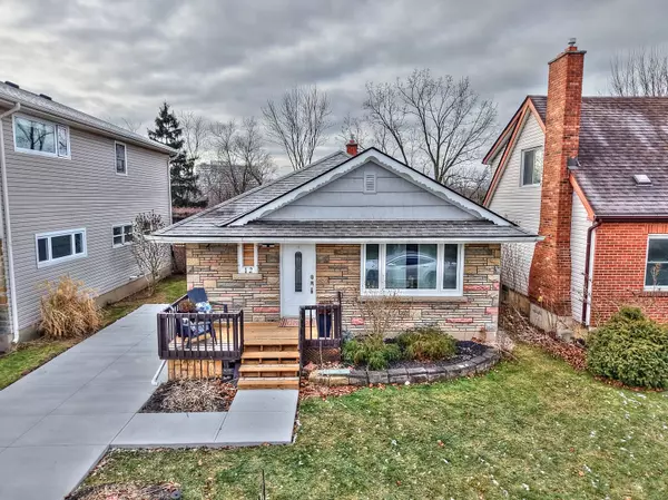 12 Cliff RD, St. Catharines, ON L2R 3W1