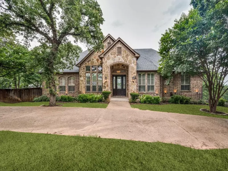 216 SW Brushy Mound Road, Burleson, TX 76028