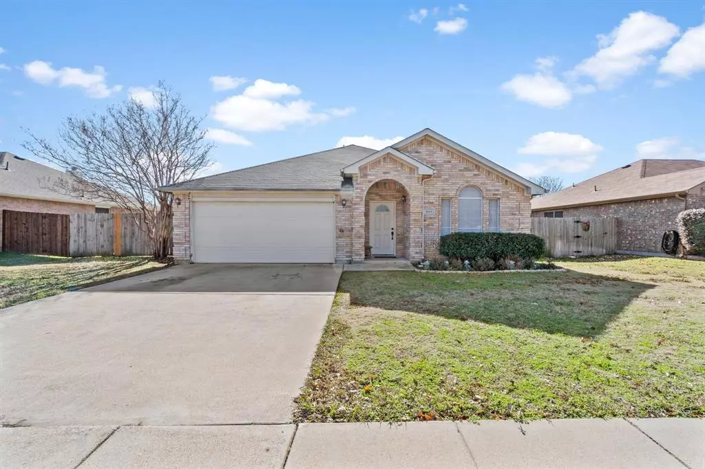 Grand Prairie, TX 75052,1615 Summertree Lane