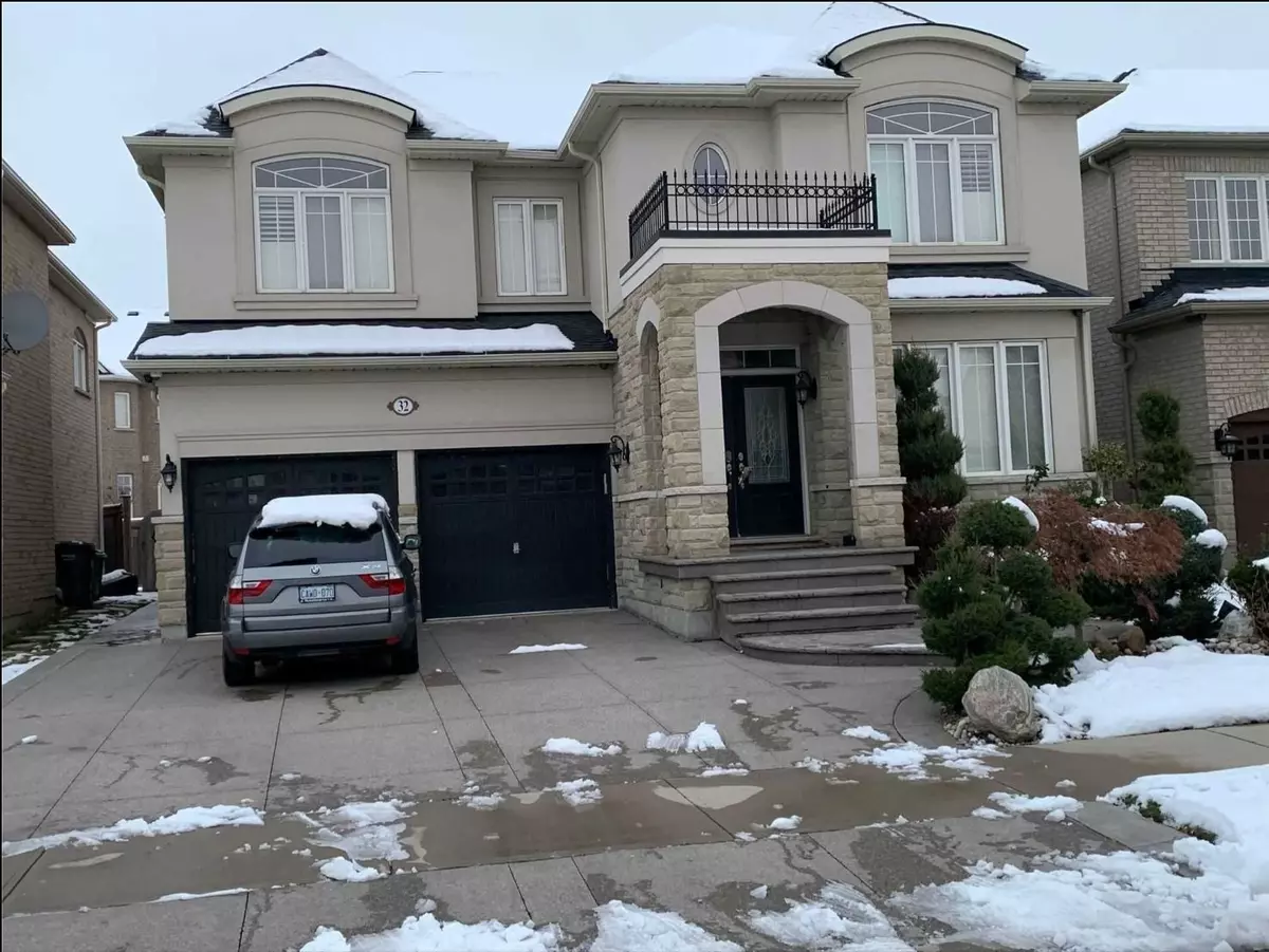 Brampton, ON L6P 3A4,32 Bainsville CIR