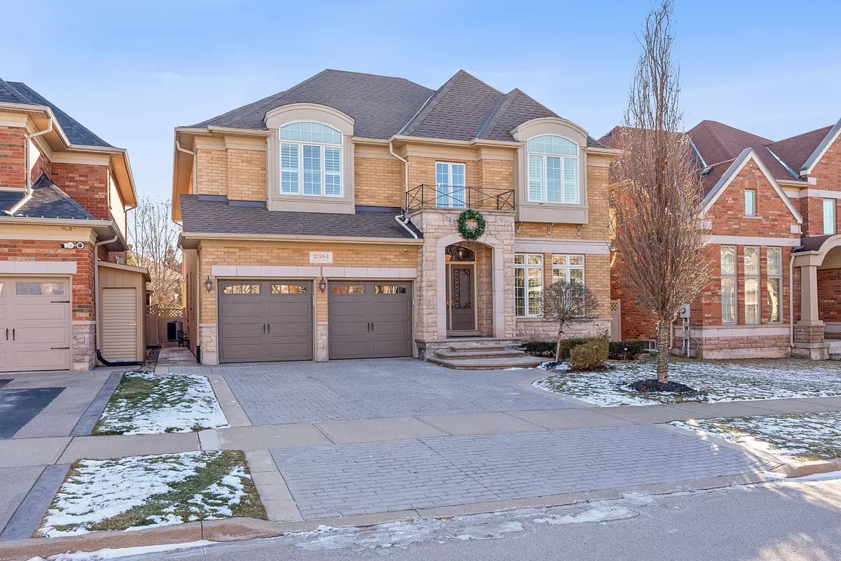 Oakville, ON L6H 7V3,2384 Rock Point DR