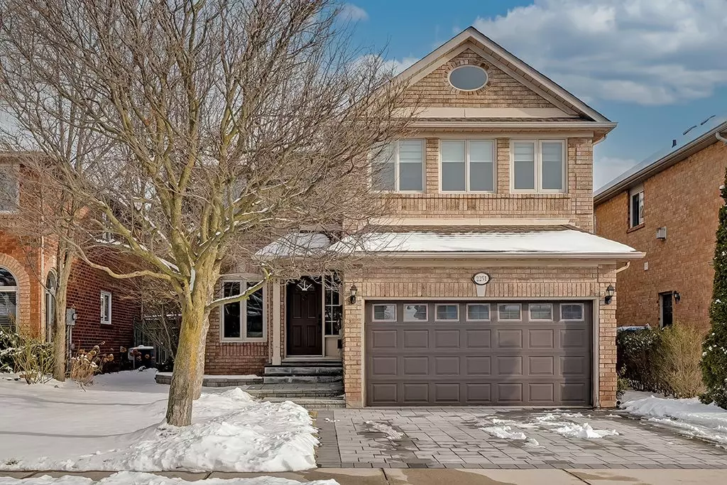 Oakville, ON L6M 3L8,2251 Vista Oak RD