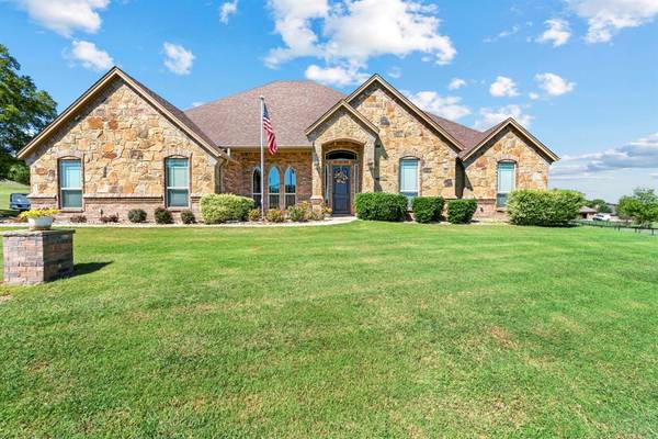 100 Meadow Bridge Drive,  Weatherford,  TX 76085