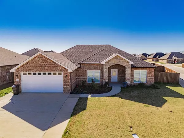 702 Coblestone Circle, Mabank, TX 75147