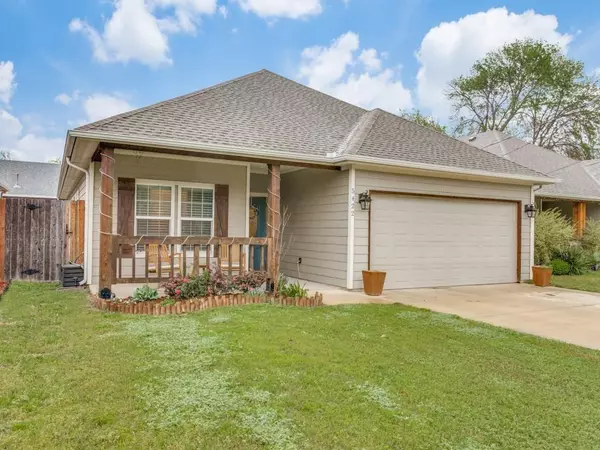 5422 Meandering Road, River Oaks, TX 76114