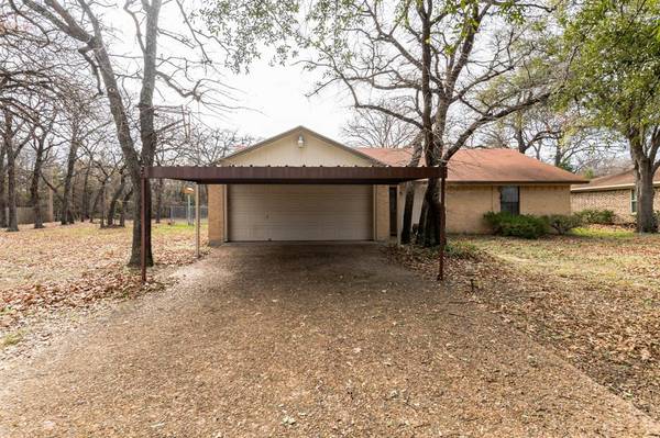 301 Pecan Street, Azle, TX 76020