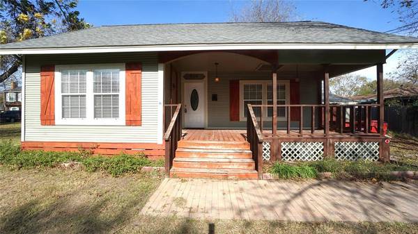 604 W 10th Street, Bonham, TX 75418