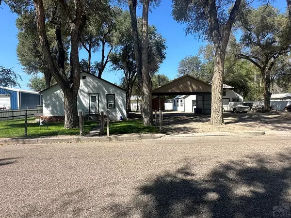 1306 S 10th St, Lamar, CO 81052