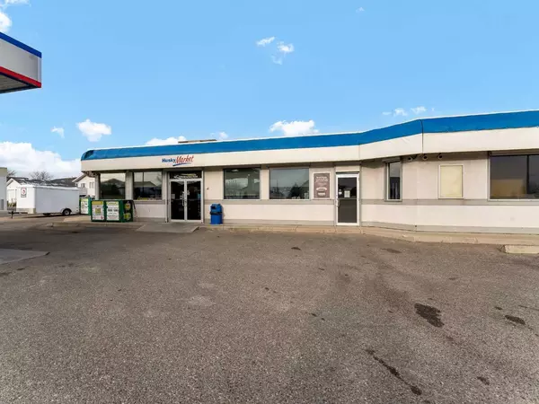 Medicine Hat, AB T1B4A8,1276 Strachan RD Southeast