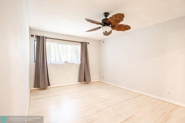 Delray Beach, FL 33484,15492 Lakes Of Delray Blvd  #205