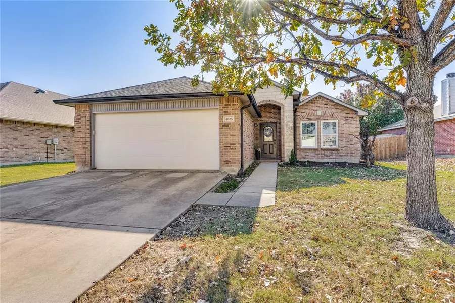 4616 Mountain Oak Street, Fort Worth, TX 76244