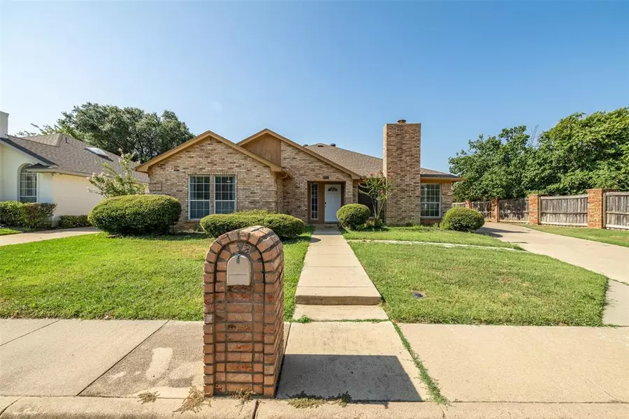 2416 Garden Park Court, Arlington, TX 76013