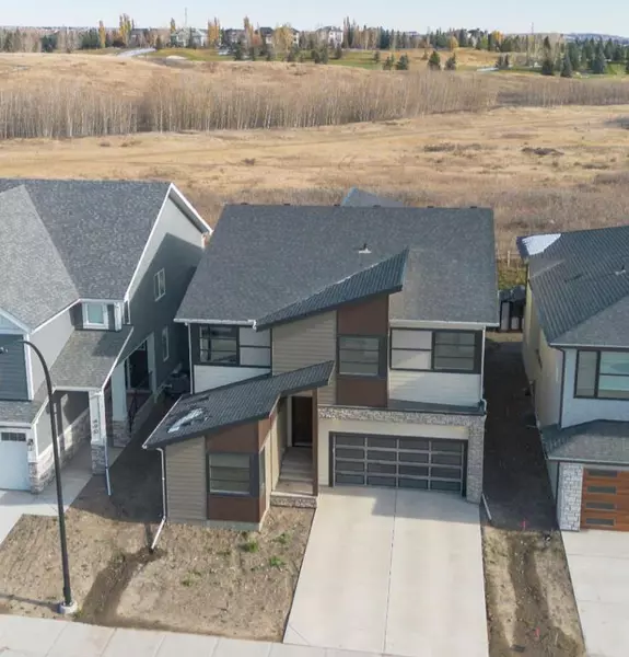 494 Rochester TER NW, Calgary, AB T2C 0J9