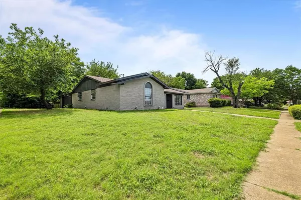 Dallas, TX 75241,6033 Crosswood Lane