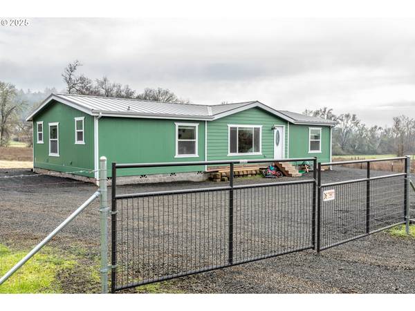 549 VALLEY RD, Roseburg, OR 97471