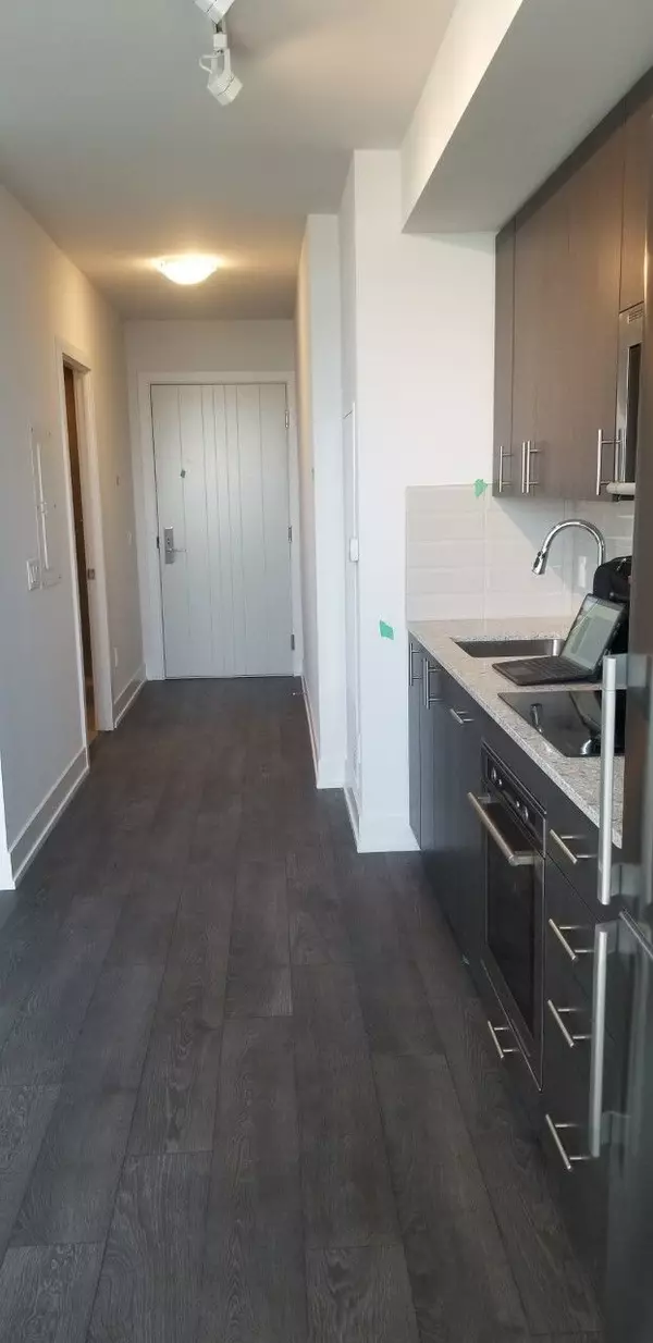 Oshawa, ON L1L 0C1,2550 Simcoe ST N #719