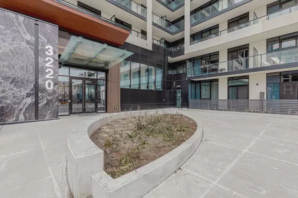 Oakville, ON L6H 7X9,3220 WILLIAM COLSTON AVE #109