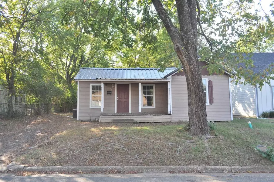 609 Lamar Street, Sulphur Springs, TX 75482