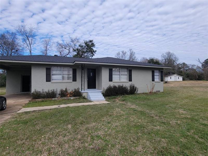 207 Oakcrest Street, Elkhart, TX 75839