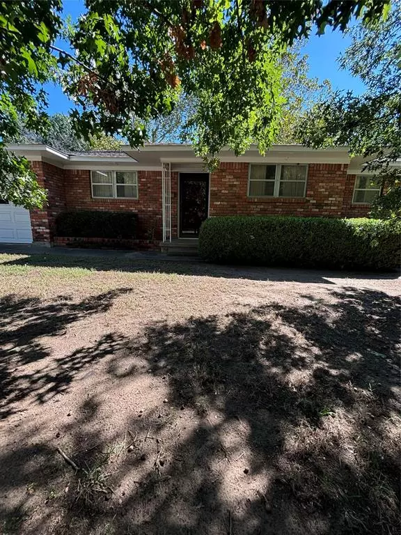 1306 Elmwood,  Gainesville,  TX 76240