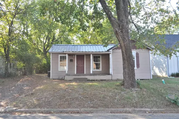 609 Lamar Street,  Sulphur Springs,  TX 75482