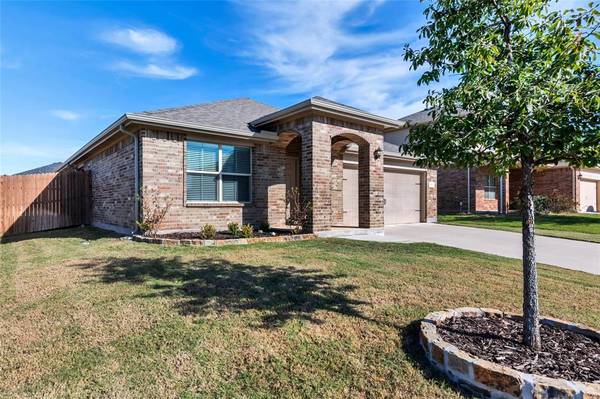 311 Triple Crown Lane,  Ponder,  TX 76259