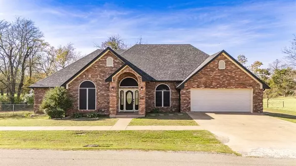 1101 8th Street, Honey Grove, TX 75446