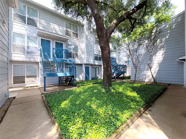 Dallas, TX 75204,1901 N Fitzhugh Avenue #4