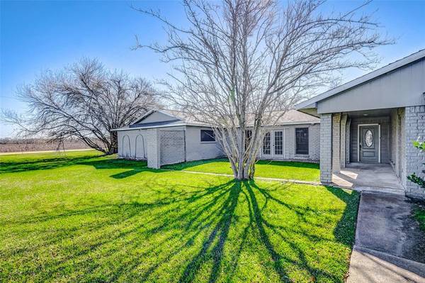 11915 Svoboda Road, Wallis, TX 77485