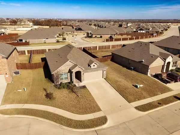 319 Smart Strike Court, Granbury, TX 76049