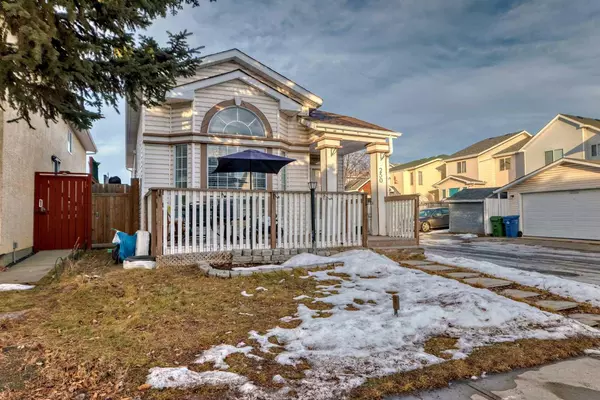 Calgary, AB T1Y 6W7,250 Costa Mesa Close NE