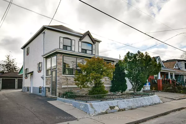 59 Craydon AVE #Upper, Toronto W04, ON M6M 2C8