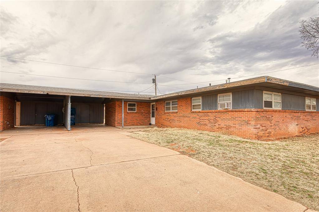 407 Iroquois Trail #B, Burns Flat, OK 73647