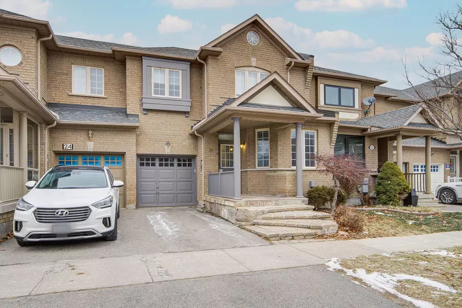 26 Whitford RD, Markham, ON L6C 2J2