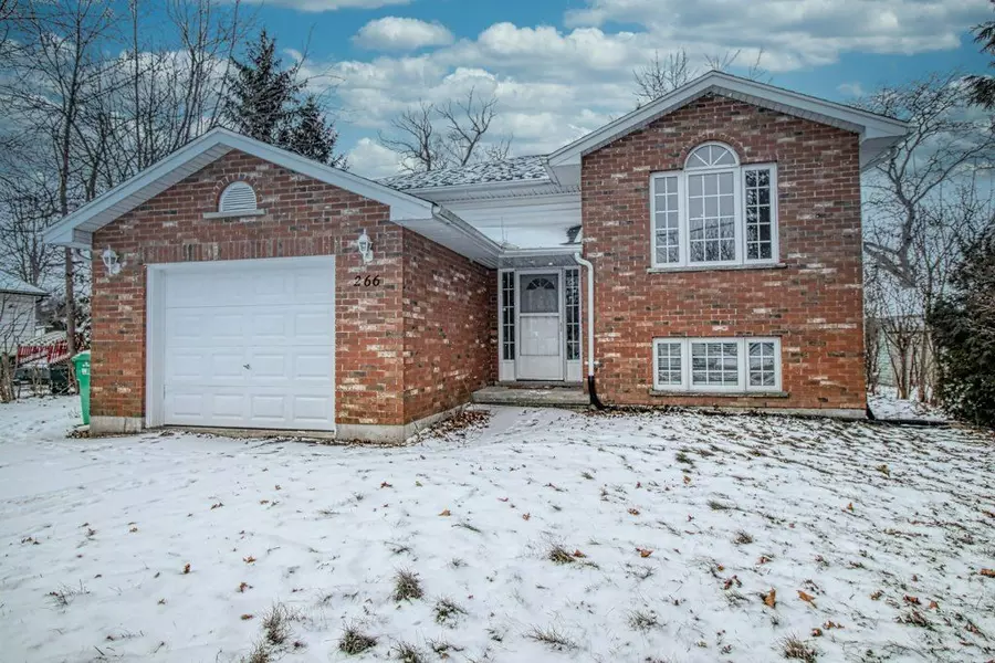 266 Elizabeth ST, Southwest Middlesex, ON N0L 1M0