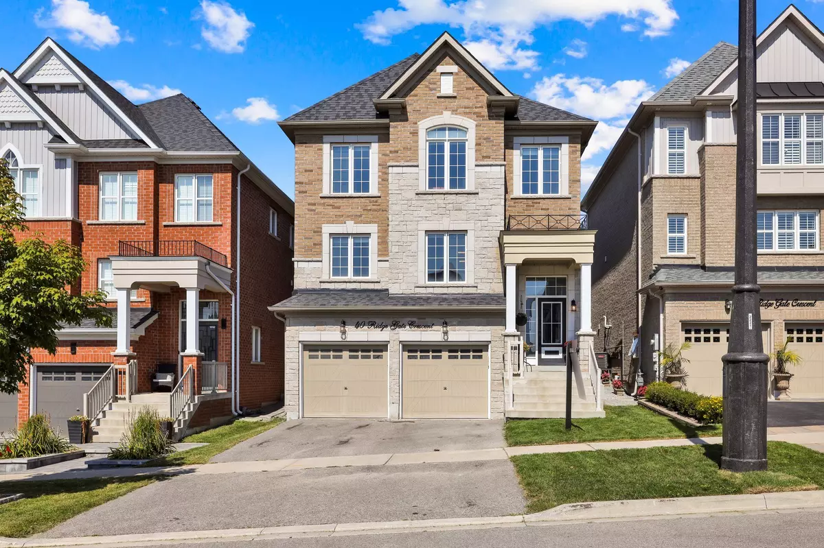 East Gwillimbury, ON L0G 1M0,40 Ridge Gate CRES