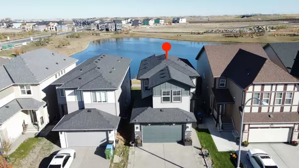 32 Cornerbrook Common Northeast, Calgary, AB T3N1M2