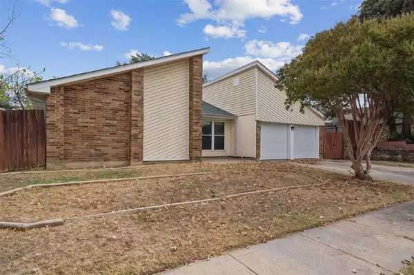 3200 Emerald Street, Bedford, TX 76021