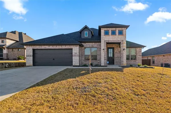 2521 Pinyon Hills Court, Burleson, TX 76028