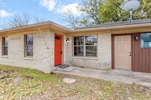 Denison, TX 75020,736 W Bullock Street