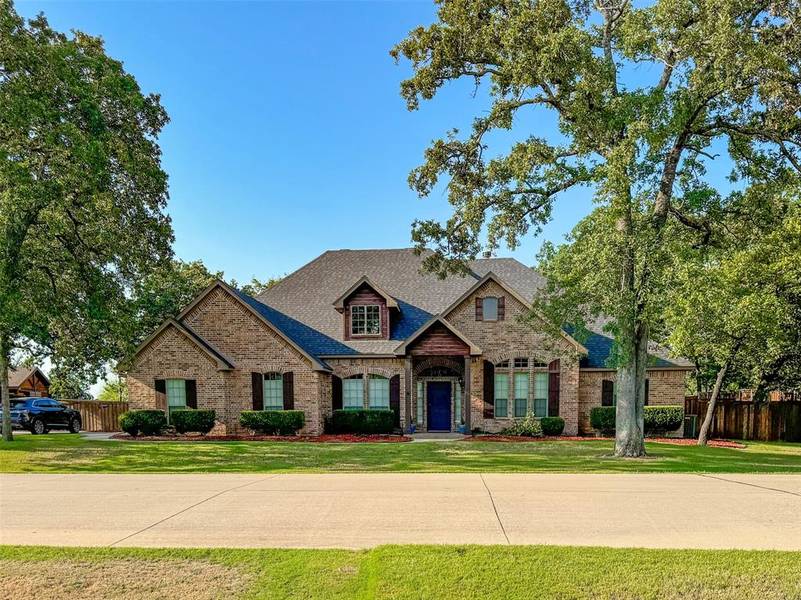 208 Woodland Drive, Krugerville, TX 76227