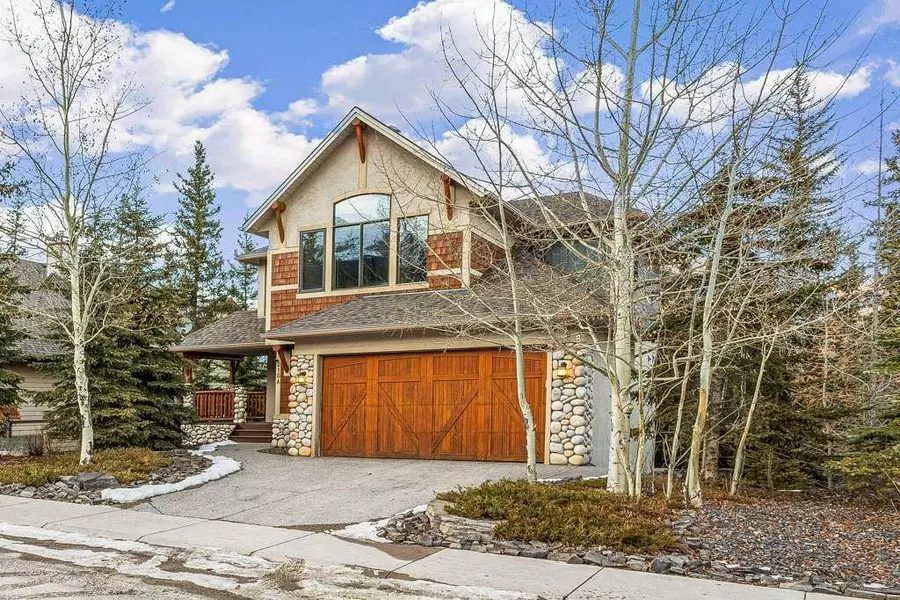 215 Miskow Close, Canmore, AB T1W3G7