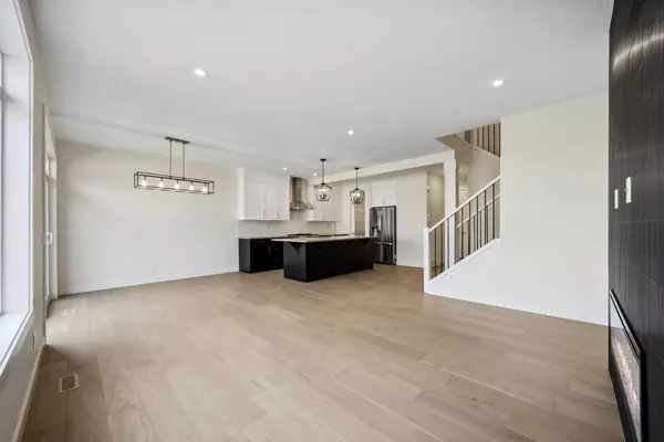 Calgary, AB T3L 0K5,261 Crimson Ridge PL