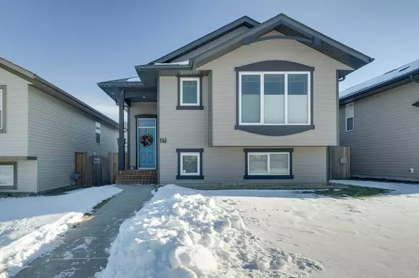 17 Brookstone DR, Sylvan Lake, AB T4S 1J1