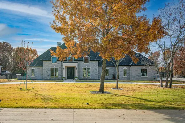 414 Charlie Joseph Drive, Van Alstyne, TX 75495