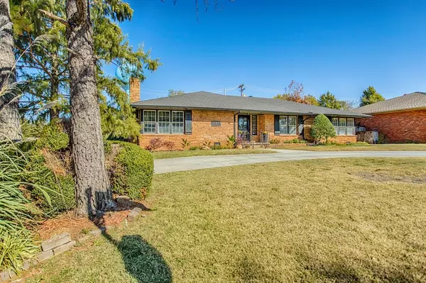 Nichols Hills, OK 73120,1835 Drakestone Avenue