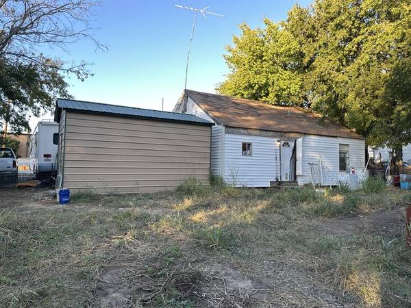 Alvord, TX 76225,707 W Lamar Street