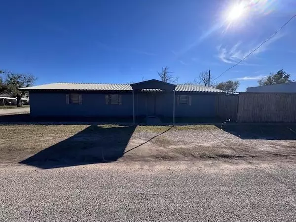 Hamlin, TX 79520,312 SW Avenue B